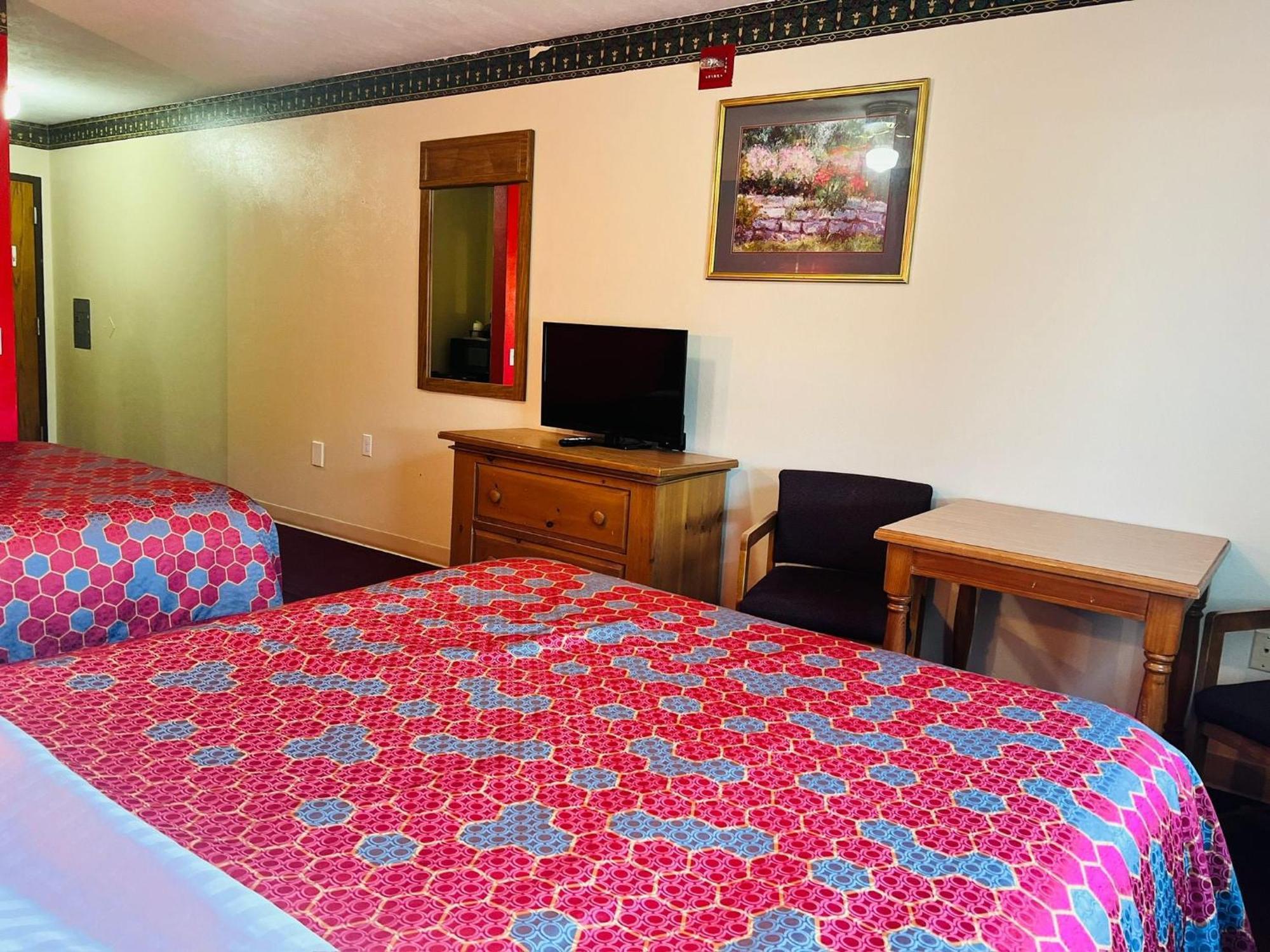 Villa Inn Motel Near Hwy 12 Wi Capital O Fort Atkinson Extérieur photo