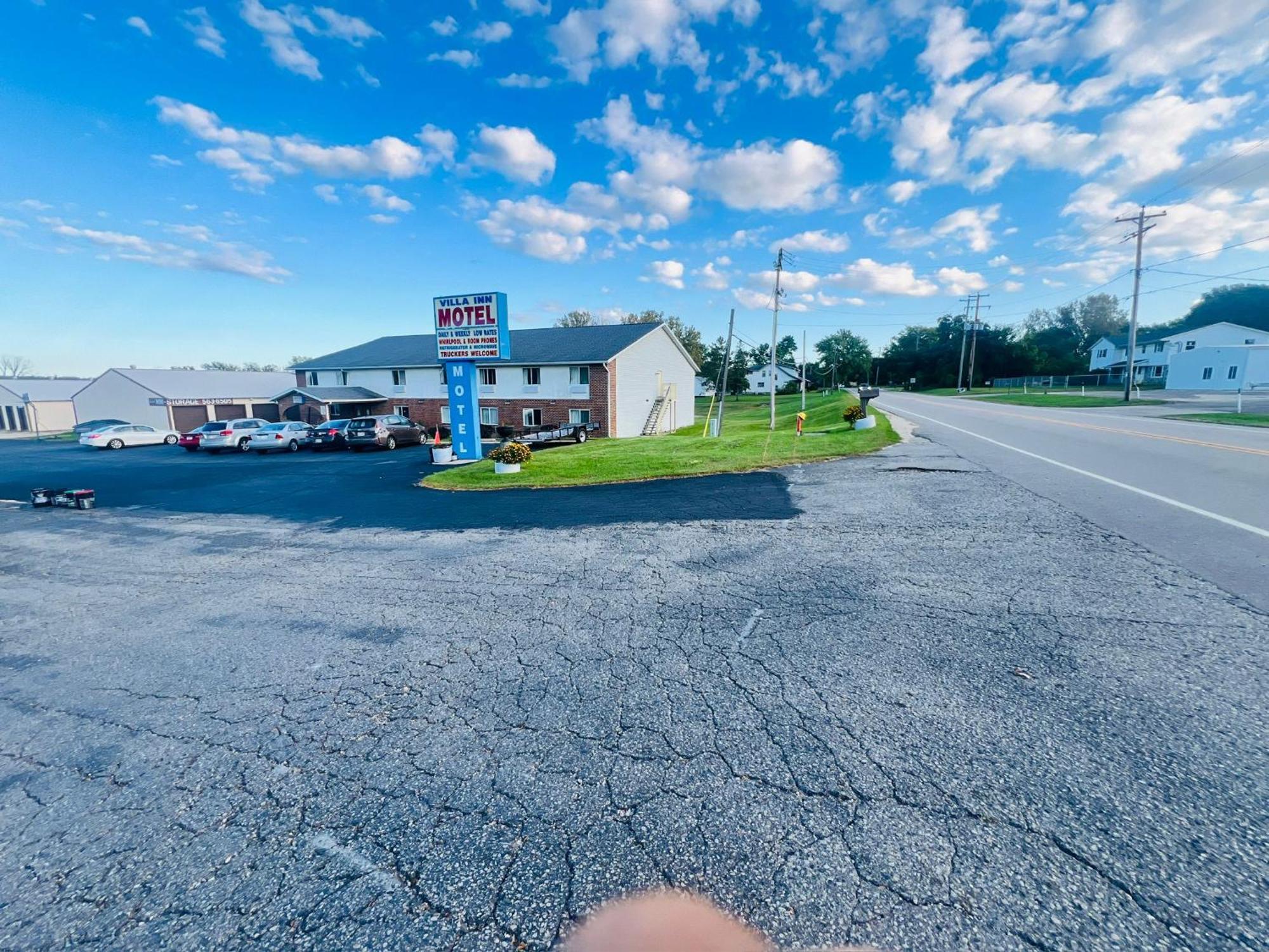 Villa Inn Motel Near Hwy 12 Wi Capital O Fort Atkinson Extérieur photo