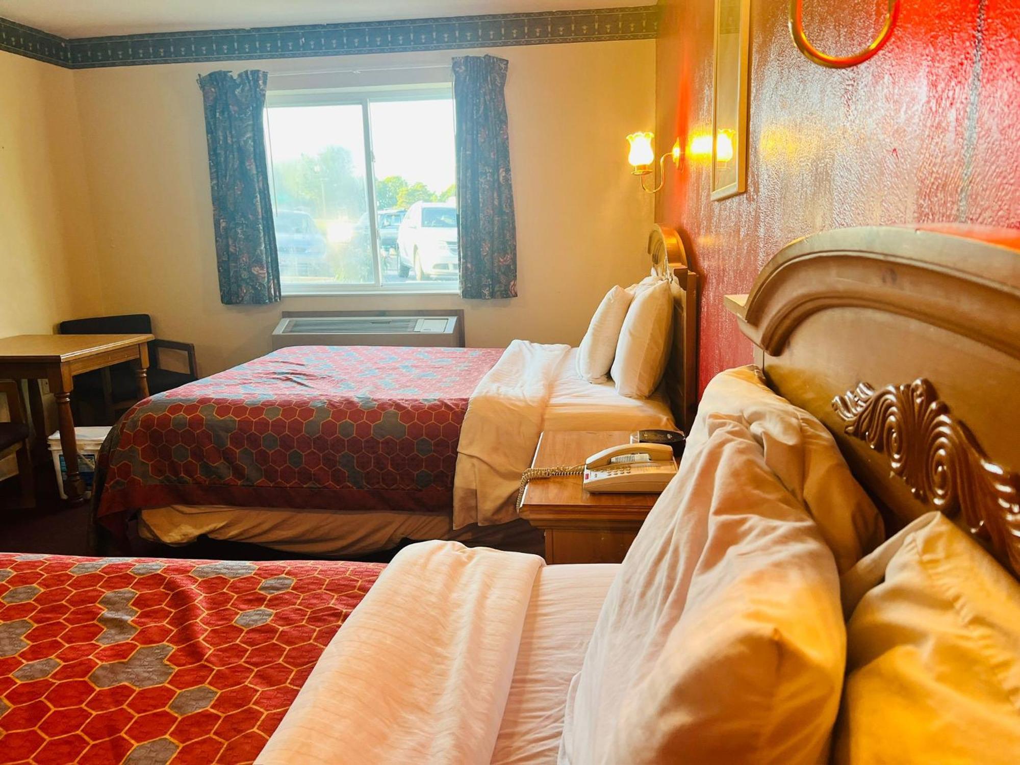 Villa Inn Motel Near Hwy 12 Wi Capital O Fort Atkinson Extérieur photo