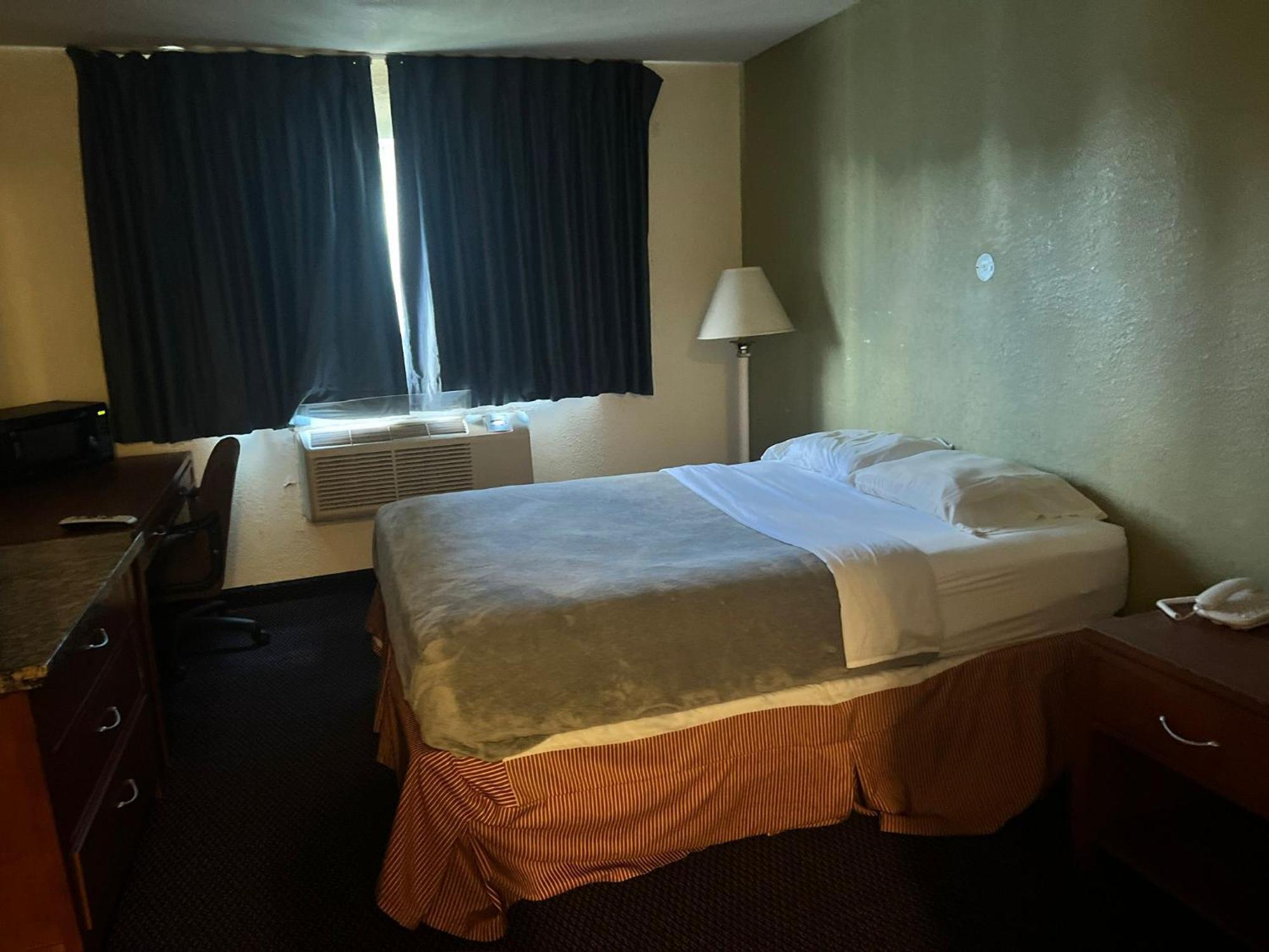 Villa Inn Motel Near Hwy 12 Wi Capital O Fort Atkinson Extérieur photo