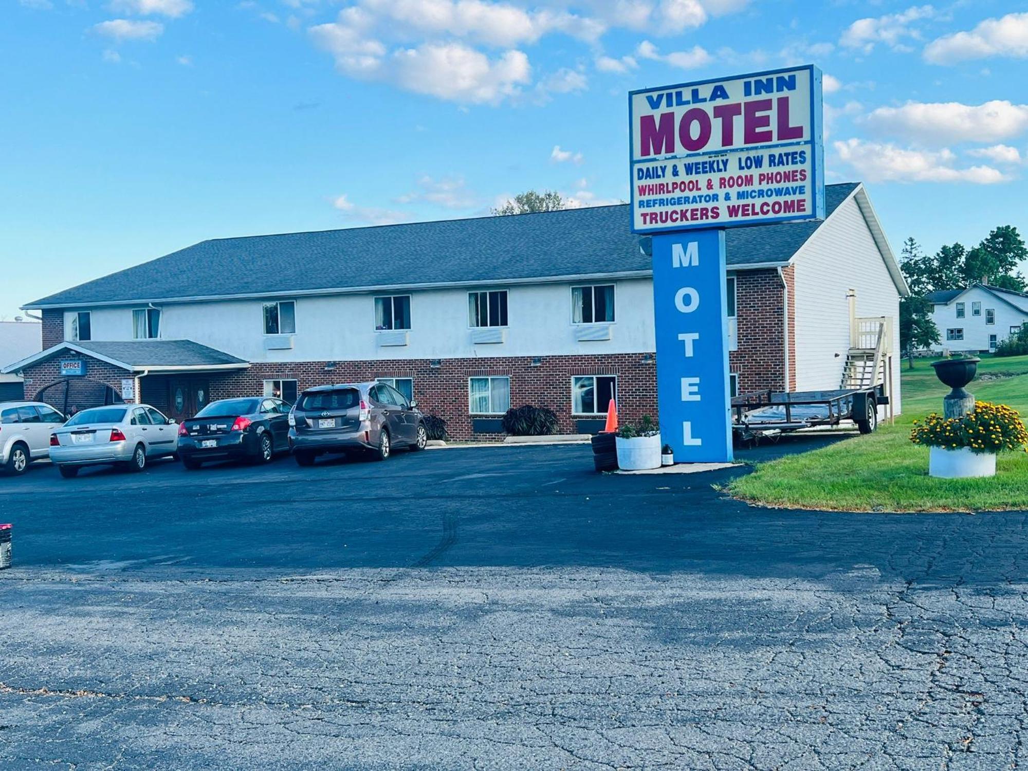 Villa Inn Motel Near Hwy 12 Wi Capital O Fort Atkinson Extérieur photo