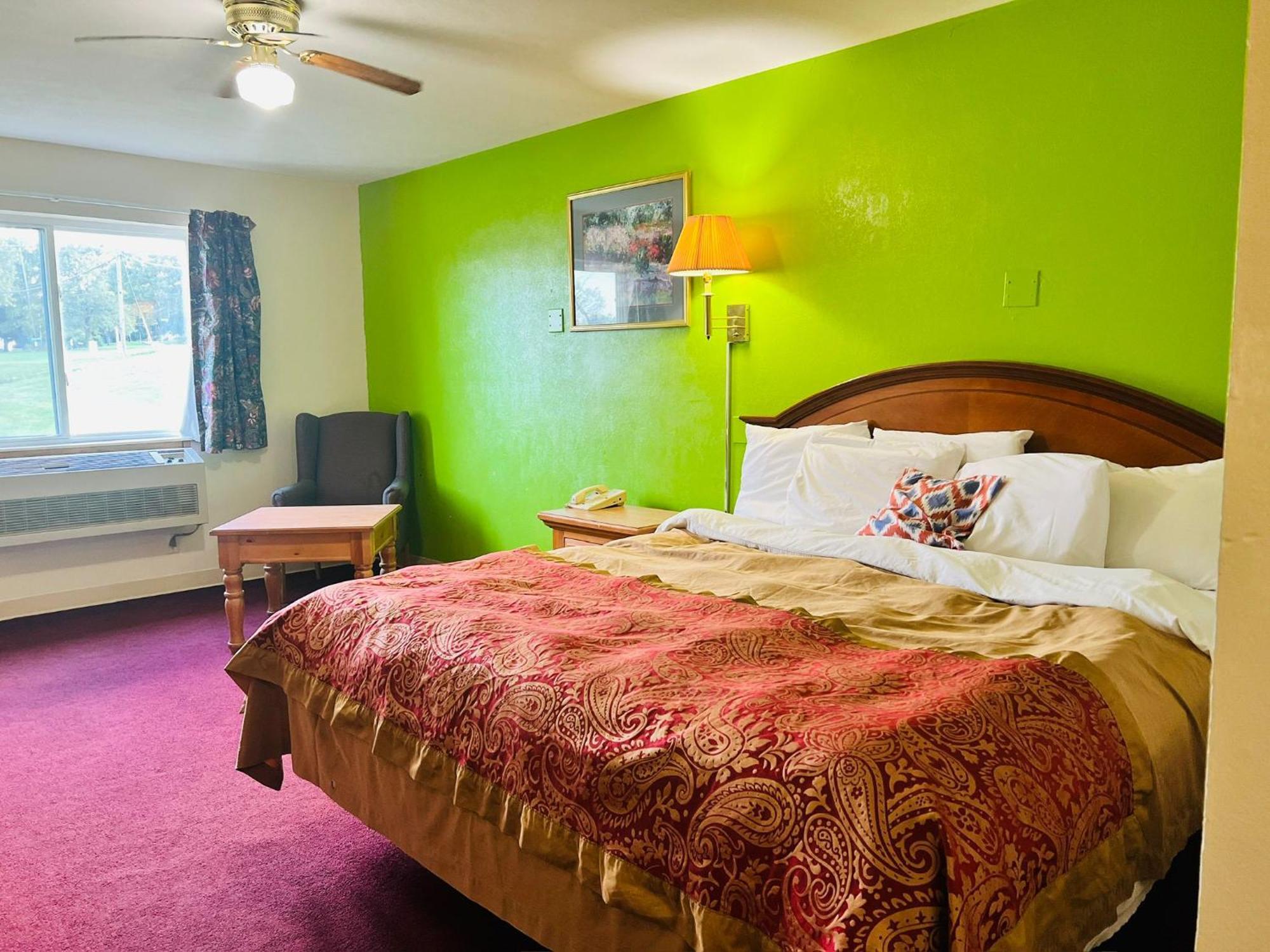 Villa Inn Motel Near Hwy 12 Wi Capital O Fort Atkinson Extérieur photo