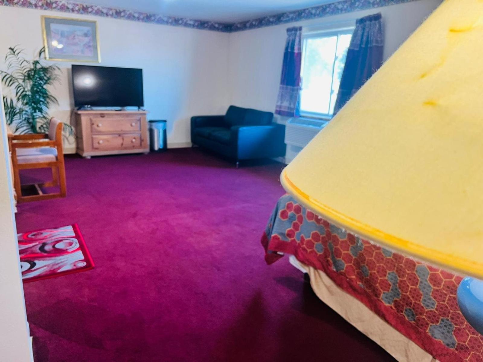 Villa Inn Motel Near Hwy 12 Wi Capital O Fort Atkinson Extérieur photo