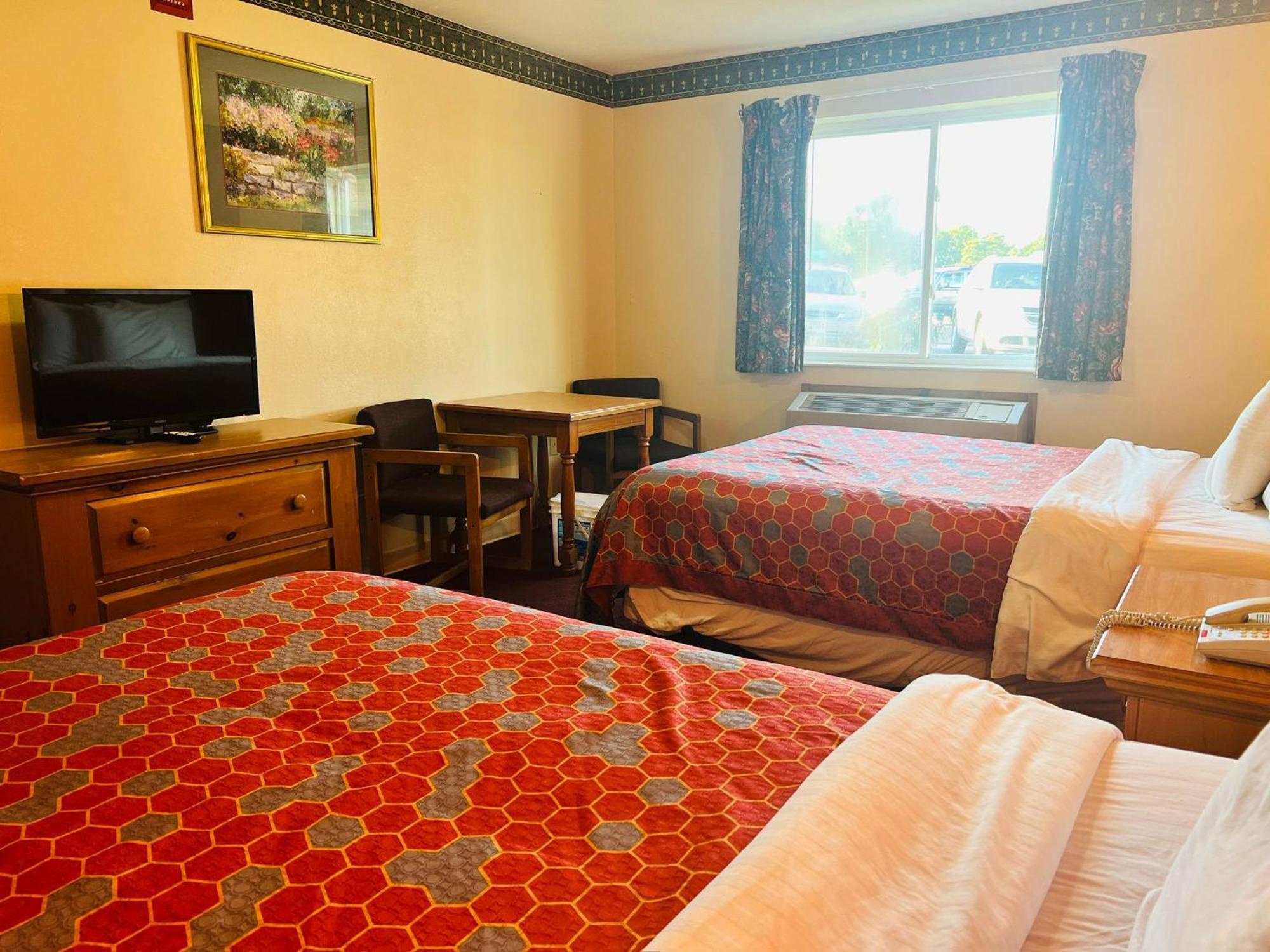 Villa Inn Motel Near Hwy 12 Wi Capital O Fort Atkinson Extérieur photo