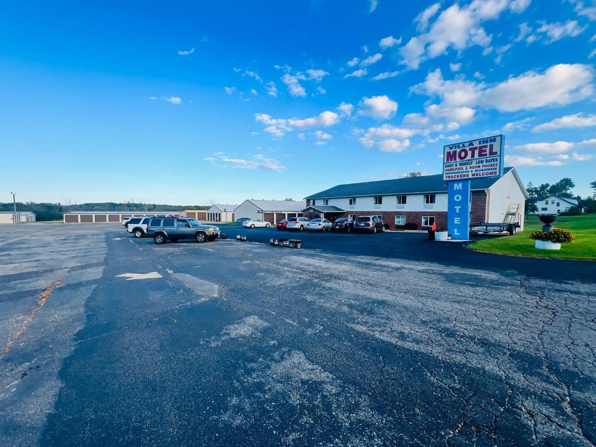 Villa Inn Motel Near Hwy 12 Wi Capital O Fort Atkinson Extérieur photo